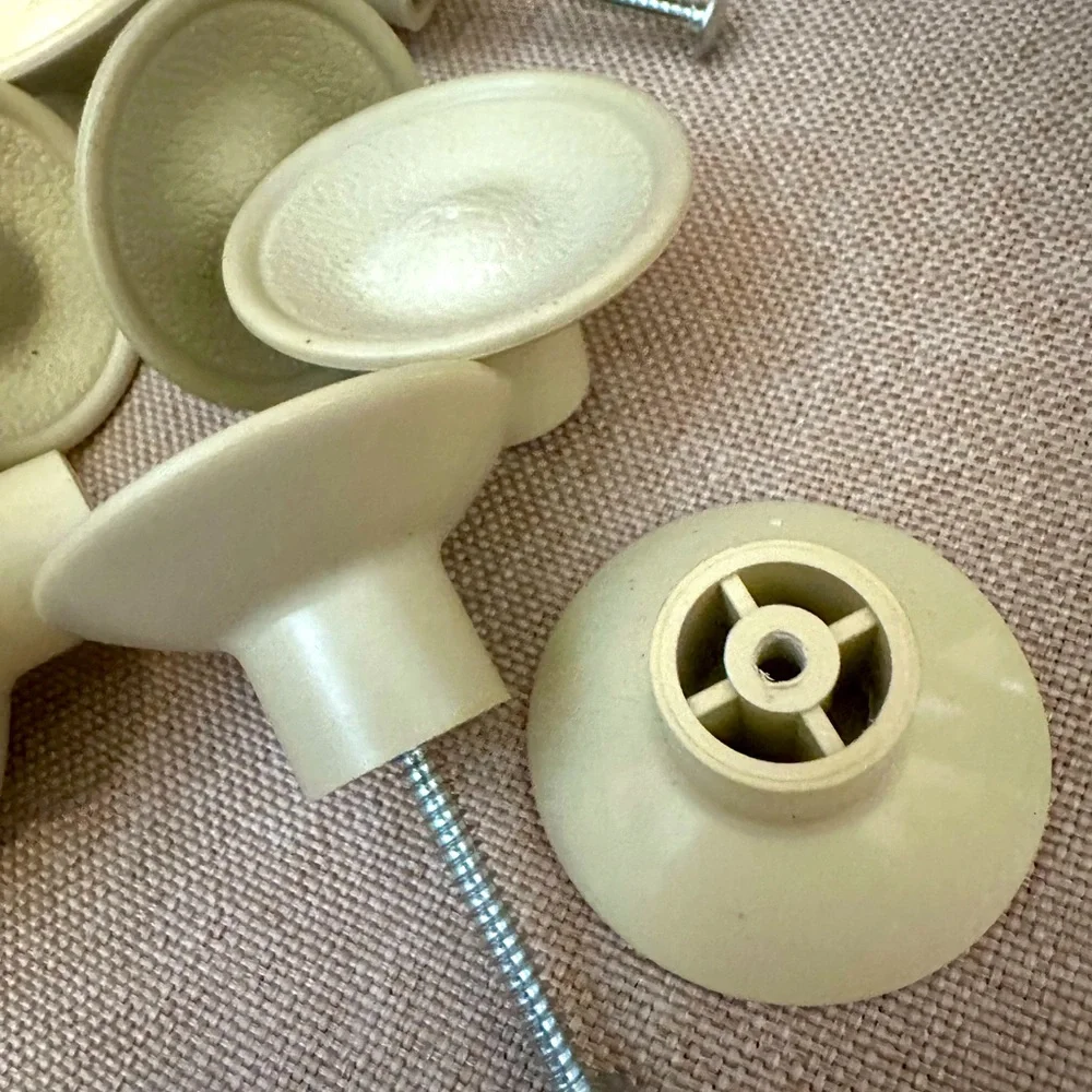 16 Stanley Ivory Color Cabinet Knobs with Screws